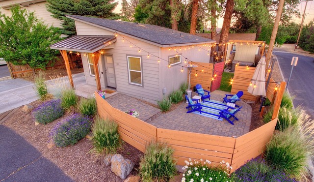 Close, Cute, and Clean! - Hot Tub/Firepit/Bikes/Floats