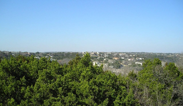 Close in, Hill Country Views Close to Arboretum and Domain