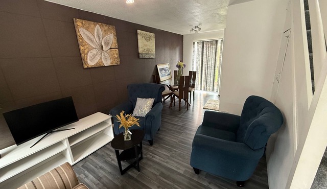 Close London City Airport- PetOK - Free Parking