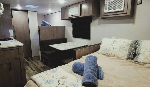 Close St Louis, Scott AFB & McKendree RV NEXF., TV, WiFi