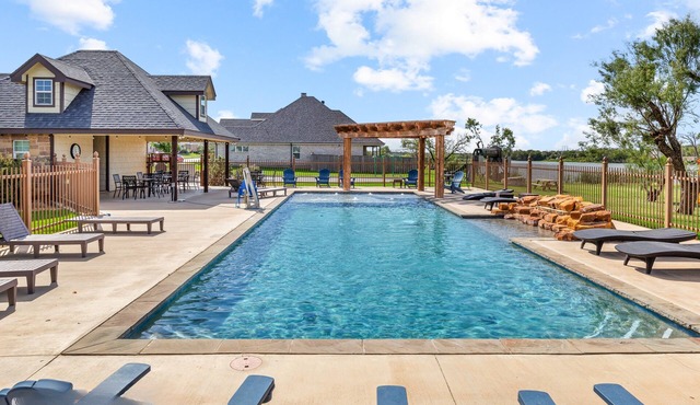 Close to ACU ~ Sleeps 8 ~ Summer Deals ~ Sparkling Clean ~ Pets OK ~ 5 Stars