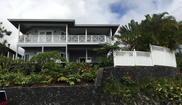 Close to airport and 15 minutes drive to downtown, really nice garden.