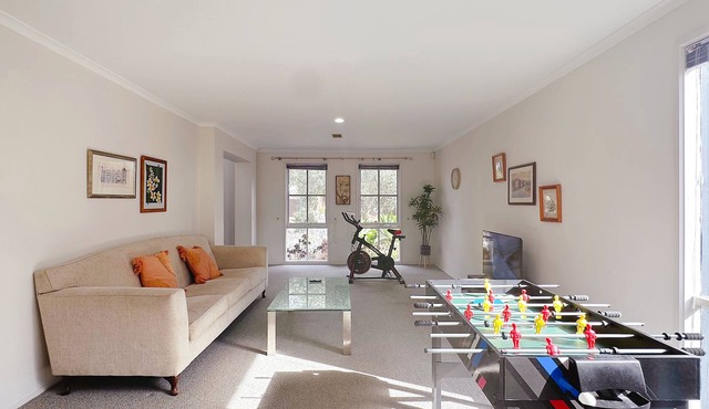 Close to Airport & Mel CBD/Organ Pipes National Park/Fig