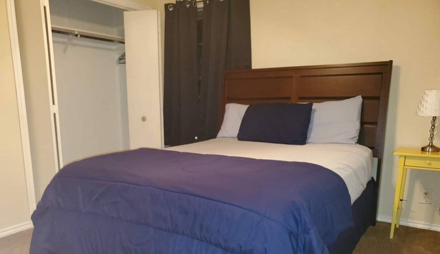 CLOSE TO ALL ENTERTAINMENT AND VENUES IN DALLAS Minutes from Downtown Fort Worth