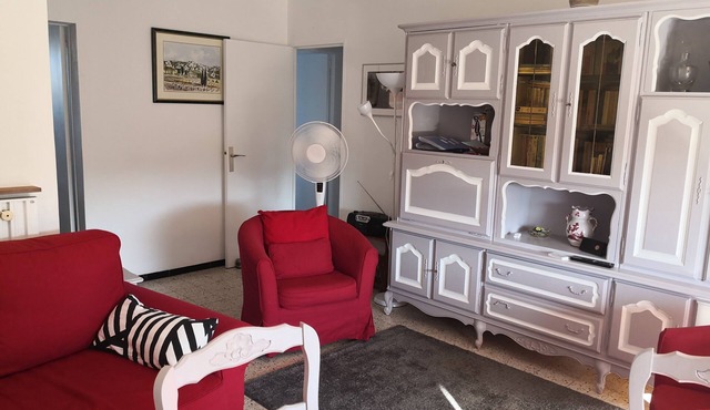 Close to beaches, nice apartment 65 m2, with view, in very quiet residence