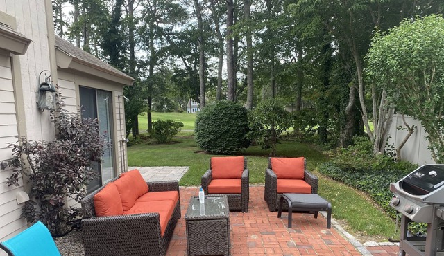 Close to Beach, new Hot Tub, and on Golf course - patio home on Cape Cod