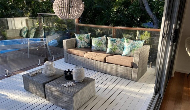 Close to Beach private house pool family pet friendly