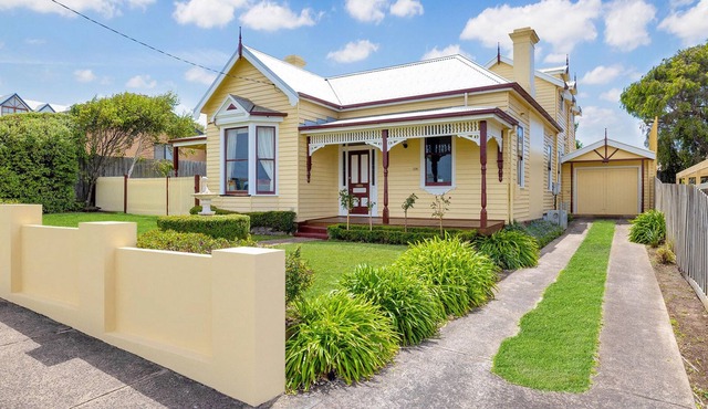 Close to beach, restaurants and town center.