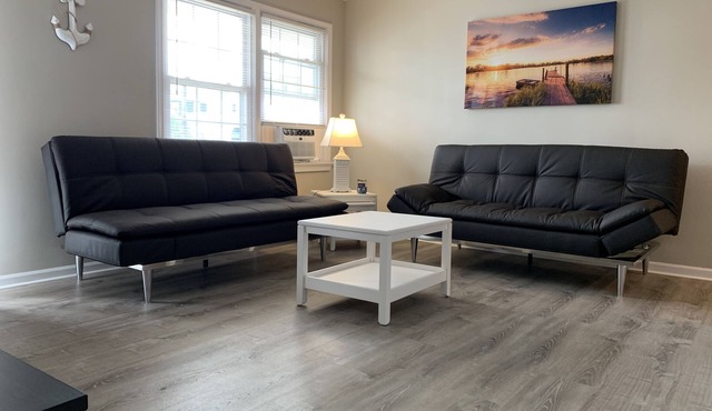 Close to beach! Spacious -Condo B