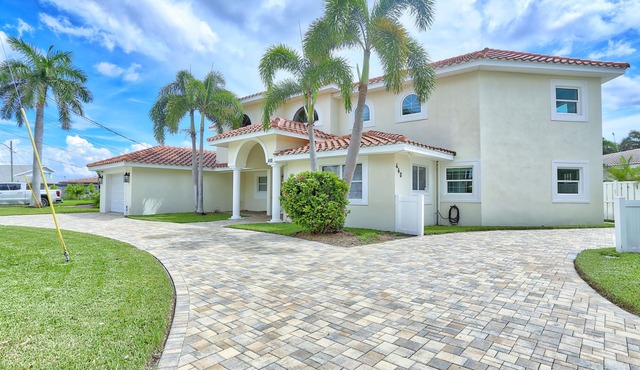 🌊Close to Beach,Villa at Bahia Shores 4 bedroom🌴On Intracoastal🐬Pool Home