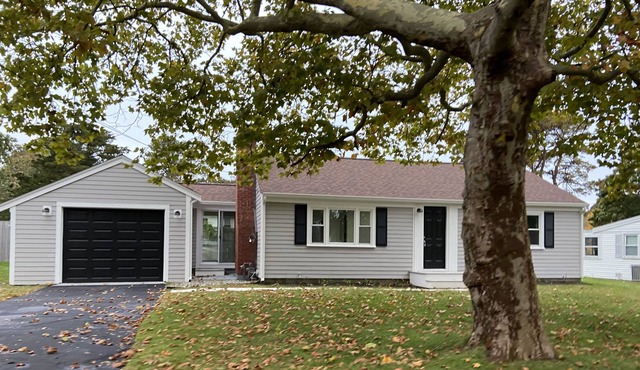 Close to beaches and downtown Hyannis. 10% discount this week.