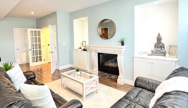 Close to beachSAUNA & Movie Room,/Sherkston