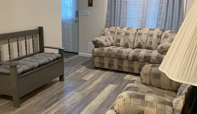 Close to Brights zoo, close to Jonesborough and Bristol Race, Freedom Hall