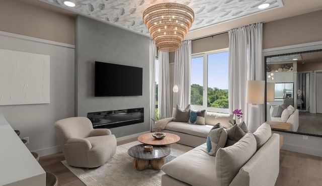 🎶 Close to Broadway | Private Hot Tub | Private Sauna | 4 Bedrooms with En Suites
