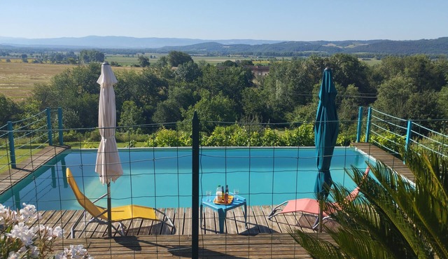 Close to Castres, panoramic view 15 days € 800 -2 free days 30-15. 08