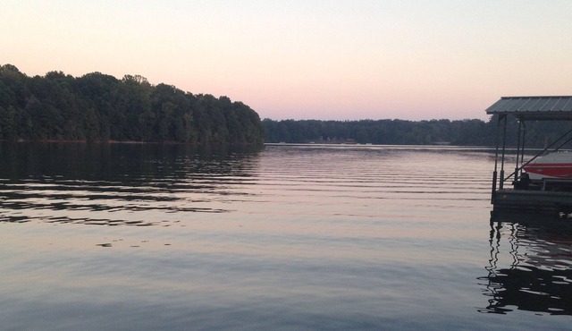 Close to Clemson and Green Pond Landing