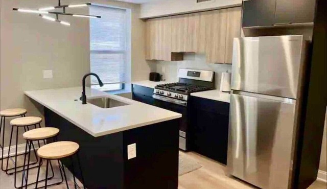 close to convention & centercity unit 4
