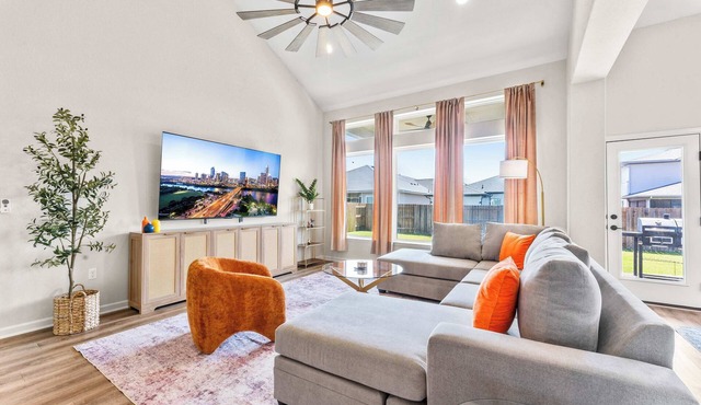 Close to CotA & Downtown | Cozy & Luxe | 4BR