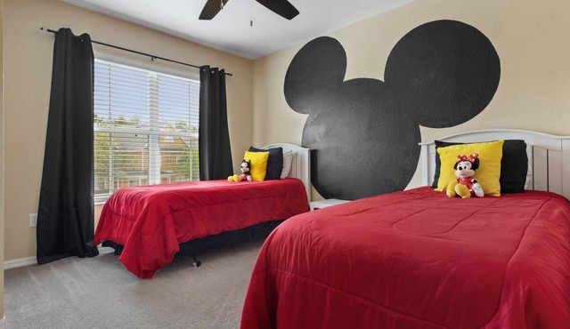 Close to Disney! NO Extra Fees! Gated! Clean & Comfy! Family Friendly!