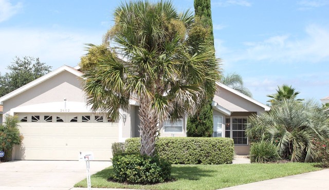 Close to Disney, pool & hot tub heating included, TV in each bedroom