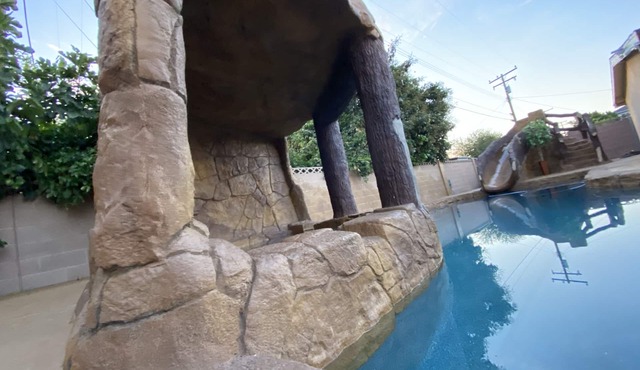 CLOSE TO DISNEYLAND & CONVENTION CENTER