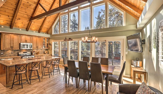 Close to Donner Lake & Skiing: Truckee Getaway