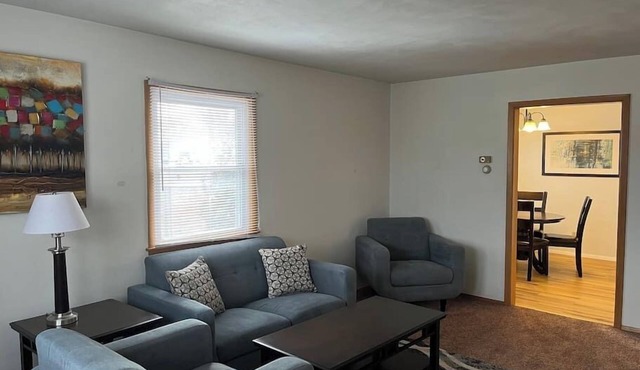 Close to Downtown - 2 queen beds