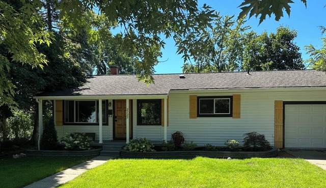 Close to Downtown Ann Arbor, The Big House, U of M Campus and Medical Center