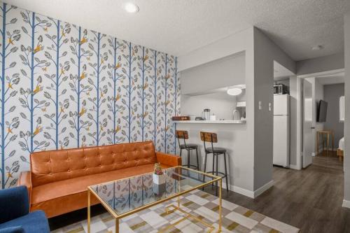 Close to Downtown Fast Wi-Fi Parking Pool