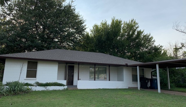 Close to downtown Okc and Tinker