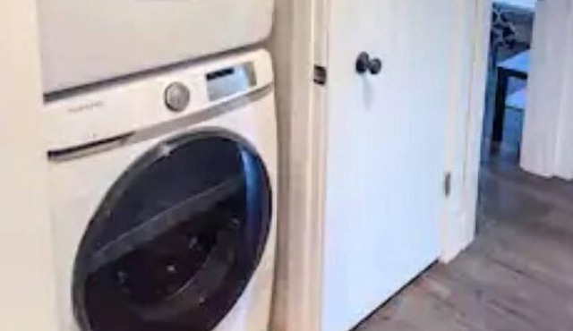 Close to DT Renovated Modern 2BD/2BA Condo w/ Pool