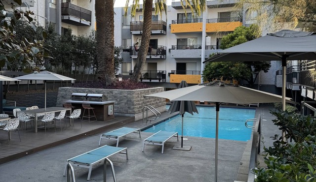 Close to DTLA and Hollywood