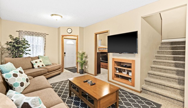 ⚓️Close to Duluth! Close to Lake Superior! Whole house! Centrally located! ⚓️