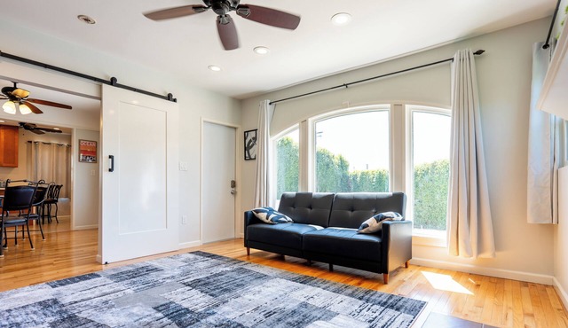 CLOSE TO EVERYTHING FUN - Charming 2-BR/2 BA house in San Diego WiFi AC parking
