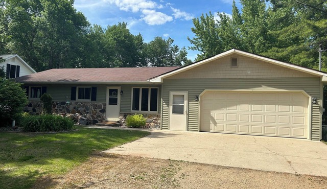 Close to Everything! Freshly updated ranch home.