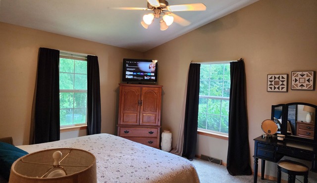 Close to everything! nRockford condo off State St & Mulford