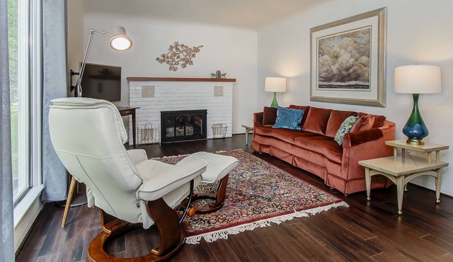 Close to Everything, Quaint, Quiet, Super Clean, Comfortable Home