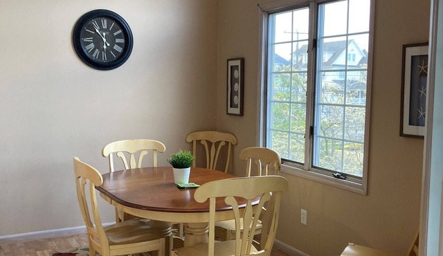 Close to everything! Short walk to beach, boardwalk and restaurants