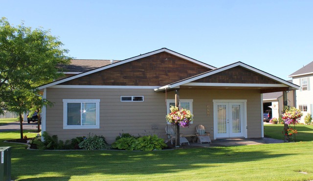 Close To Everything! Well Equipped, Centrally Located House Near Coeur D'alene.