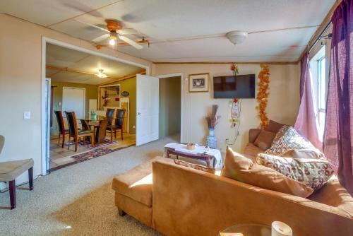 Close to Festivals and Rodeos! Fort Valley Apt