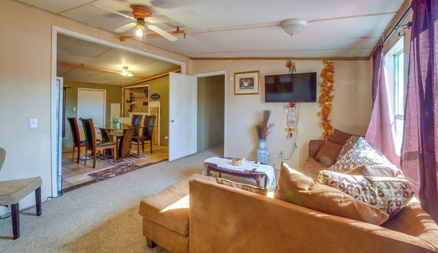 Close to Festivals & Rodeos! Fort Valley Apt