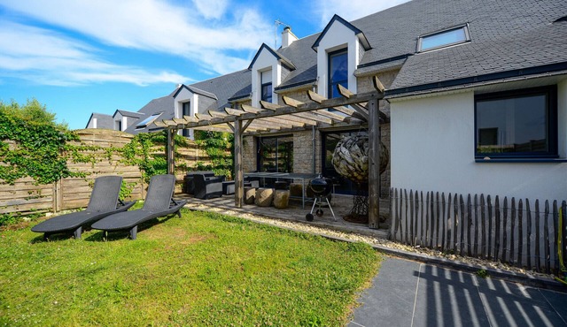 Close to the beach, the lovely TRIPLETTE OUEST
