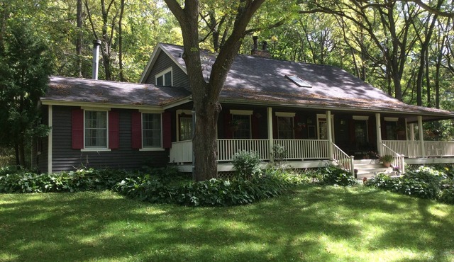 Close to Galena, close to perfect. Premier get away. Three beautiful suites.