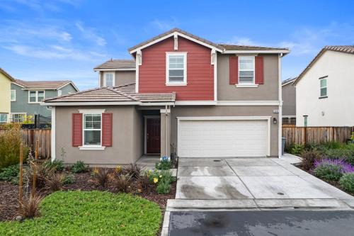 Close to Graton, Sonoma State, Wineries, & Beaches