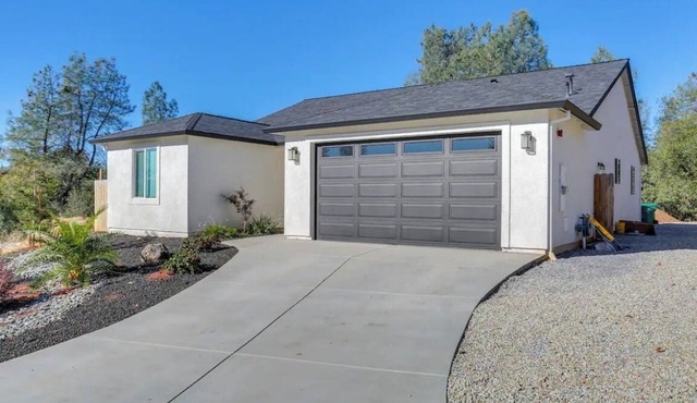 Close to I5-Pet-friendly 3-bedroom house near Bethel
