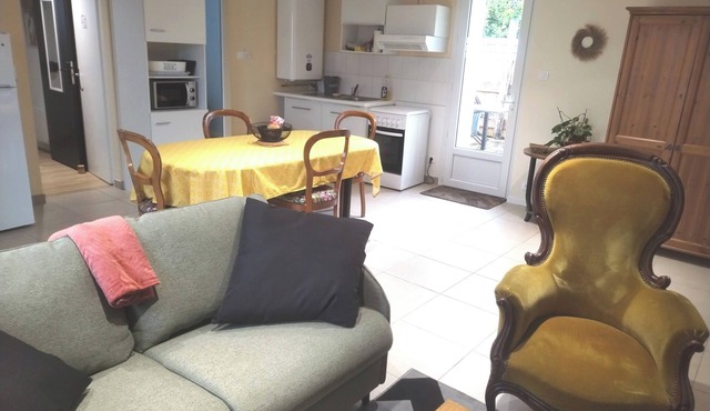 Close to Lac de Grand-Lieu, terrace, private parking