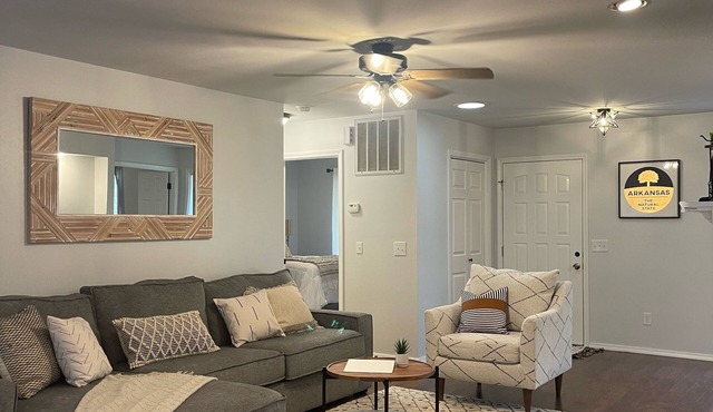 Close to lake, golf and mountain biking with hot tub and game room