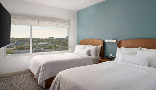 Close to Local Attractions! 2 Spacious Accommodation | Free Breakfast + Pool