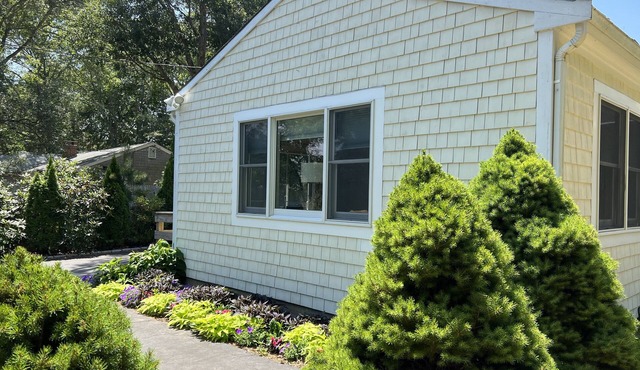 Close to Main street and beach