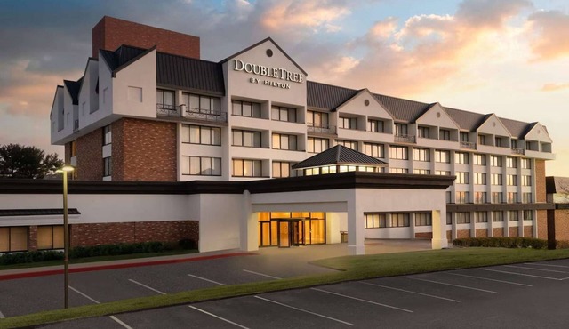 Close to Maryland Zoo in Baltimore + Dining & Gym
